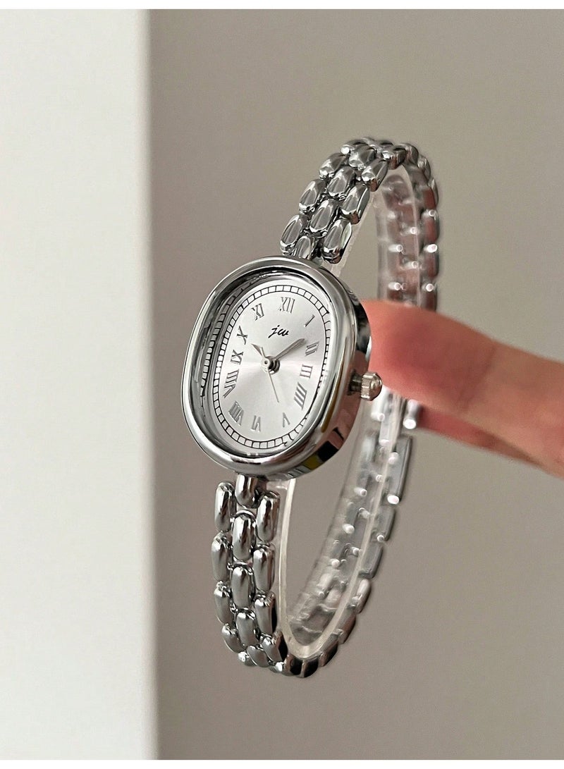 جي دبليو المرأة الكوارتز ساعة البيضاوي رقم الأرقام الرومانية الفضة الوجه، الفضة لون المعدنية سوار أنيقة النمط القديم ساعة المعصم للارتداء اليومي - Image 5